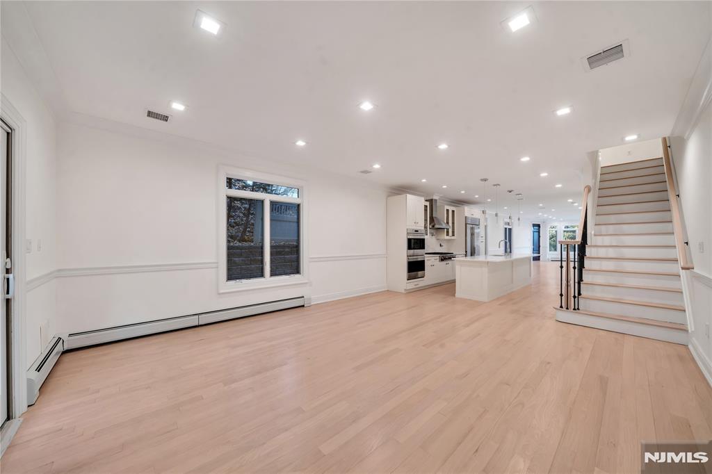 516 Undercliff Avenue