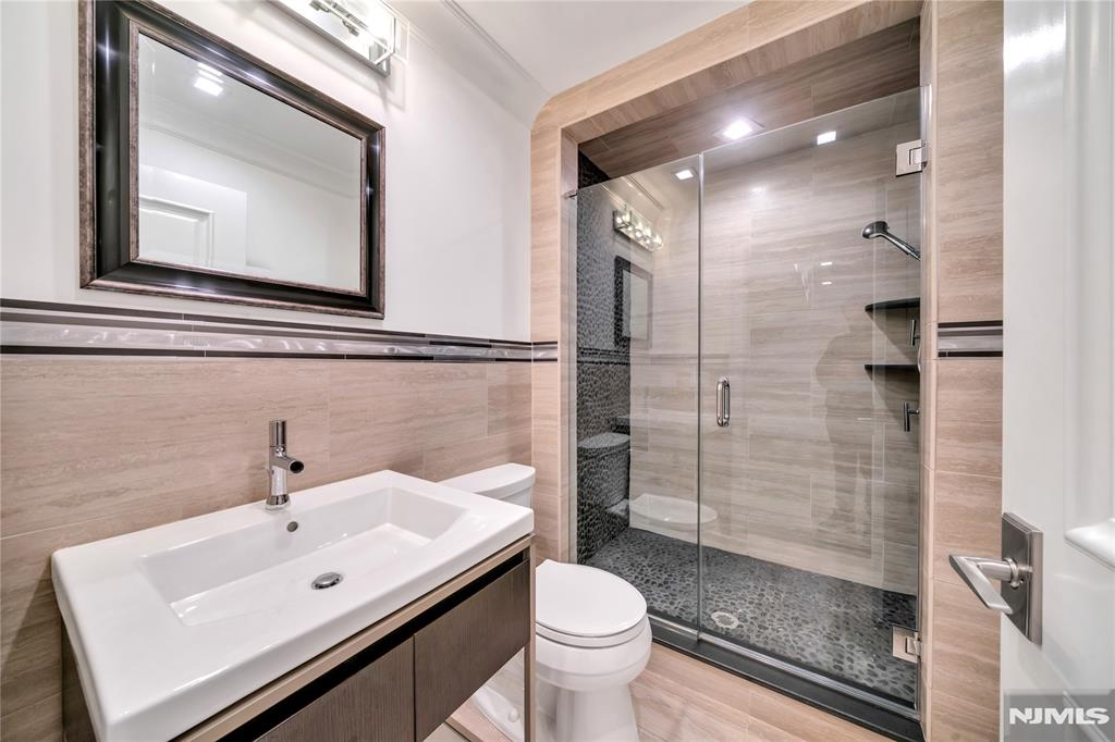 516 Undercliff Avenue