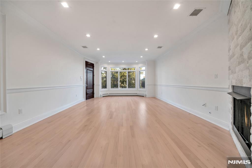 516 Undercliff Avenue