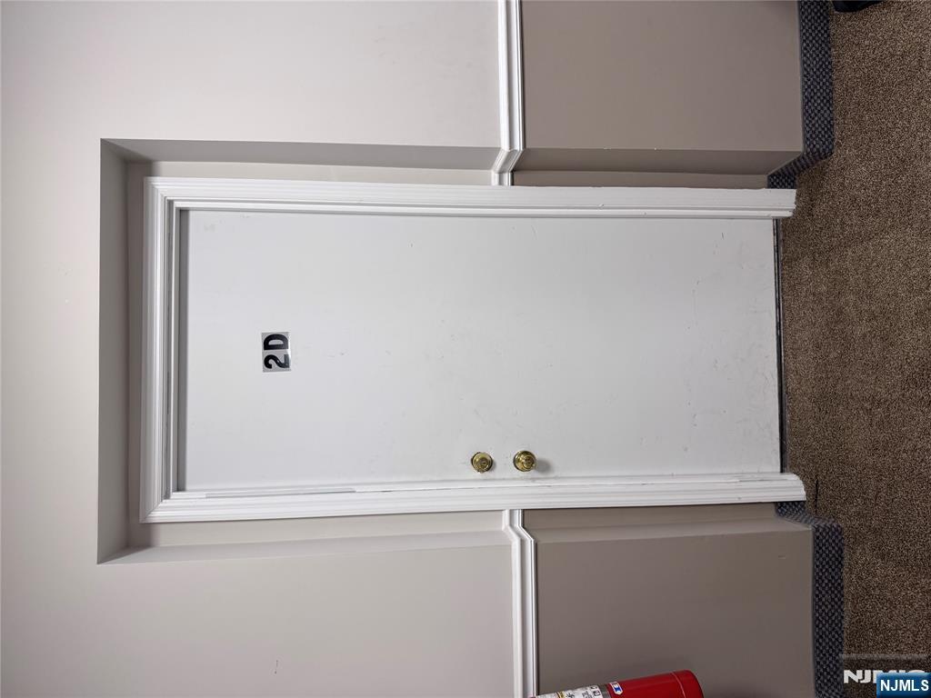 61 Kansas Street 2D