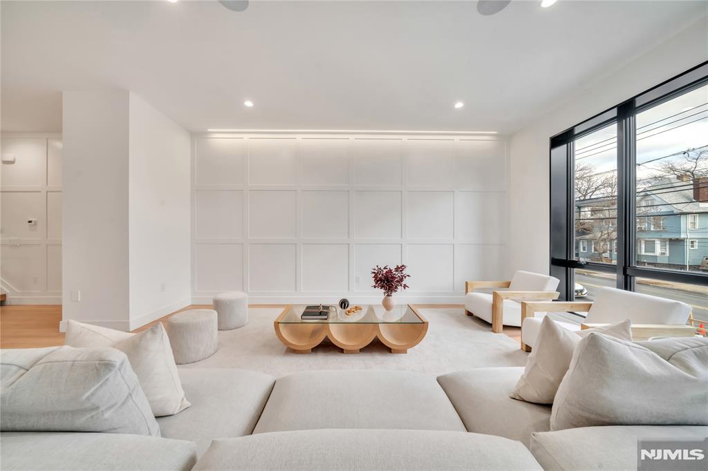 1047 Anderson Avenue A