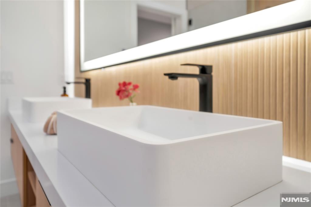 1047 Anderson Avenue A