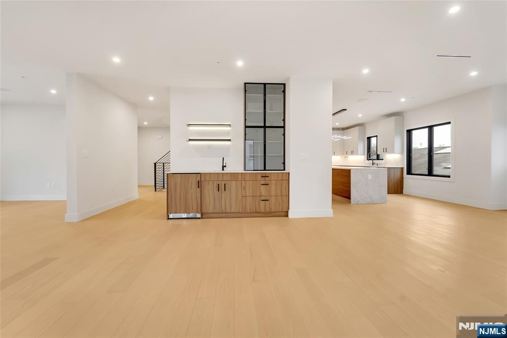 2220 Mackay Avenue A