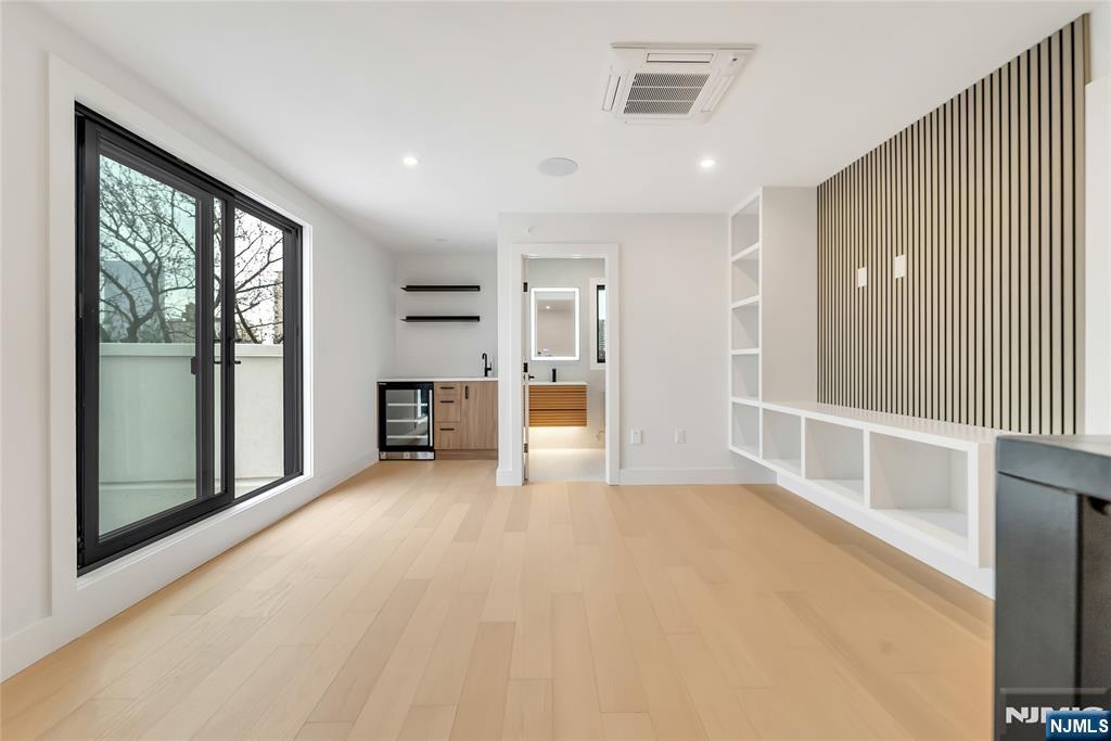 2220 Mackay Avenue A