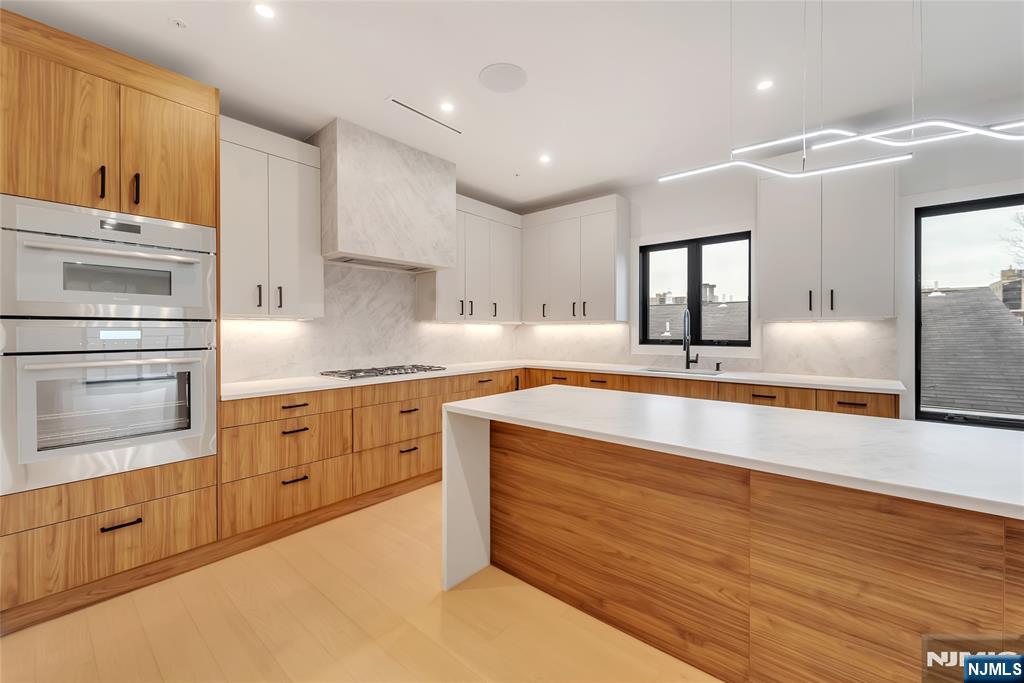 2220 Mackay Avenue A