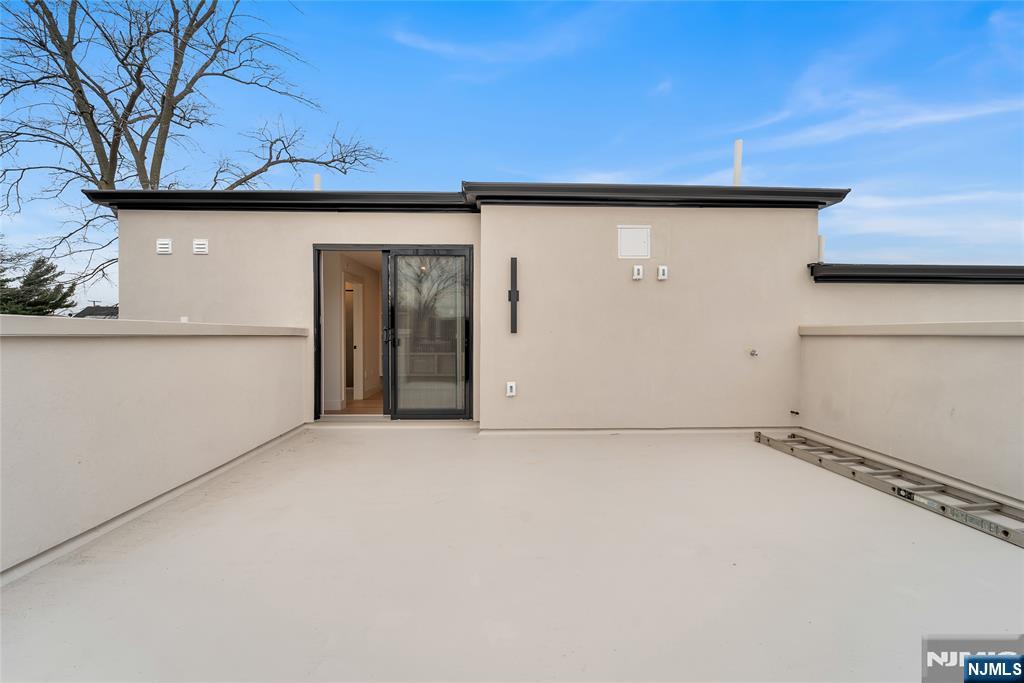 2220 Mackay Avenue A