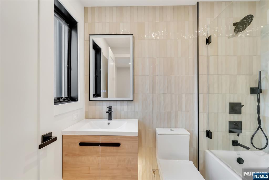 2220 Mackay Avenue A