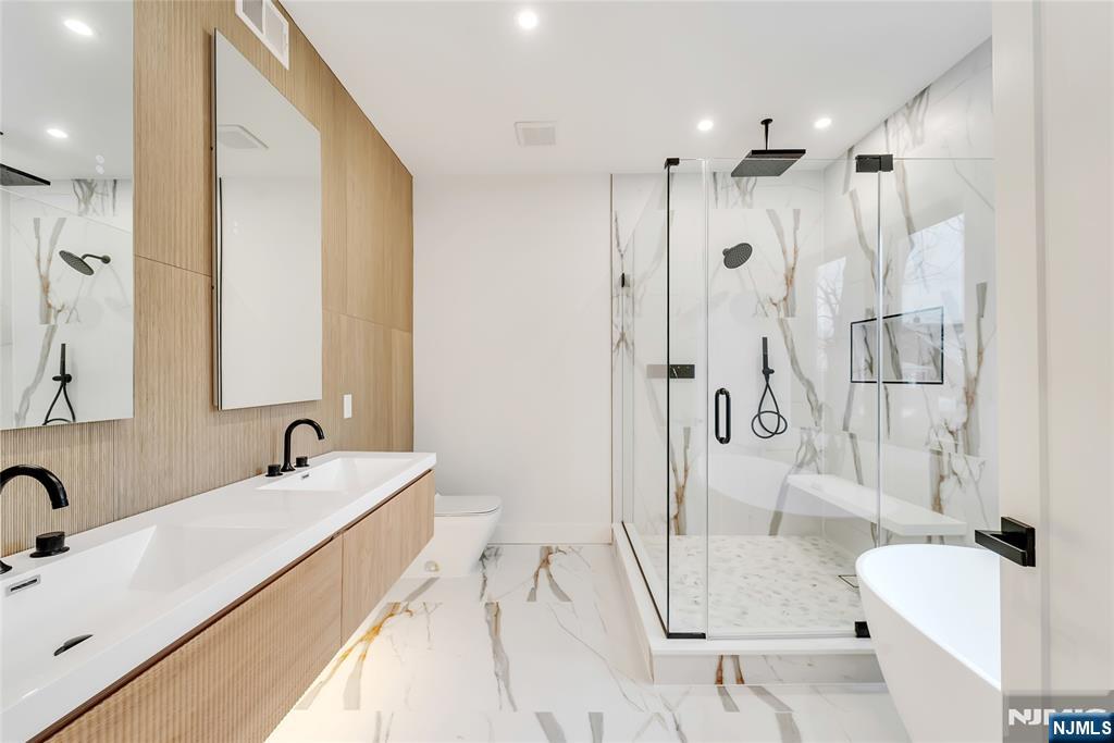 2220 Mackay Avenue A