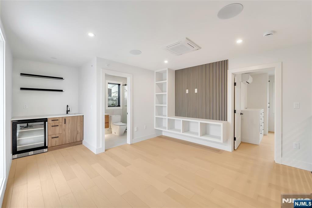 2220 Mackay Avenue A