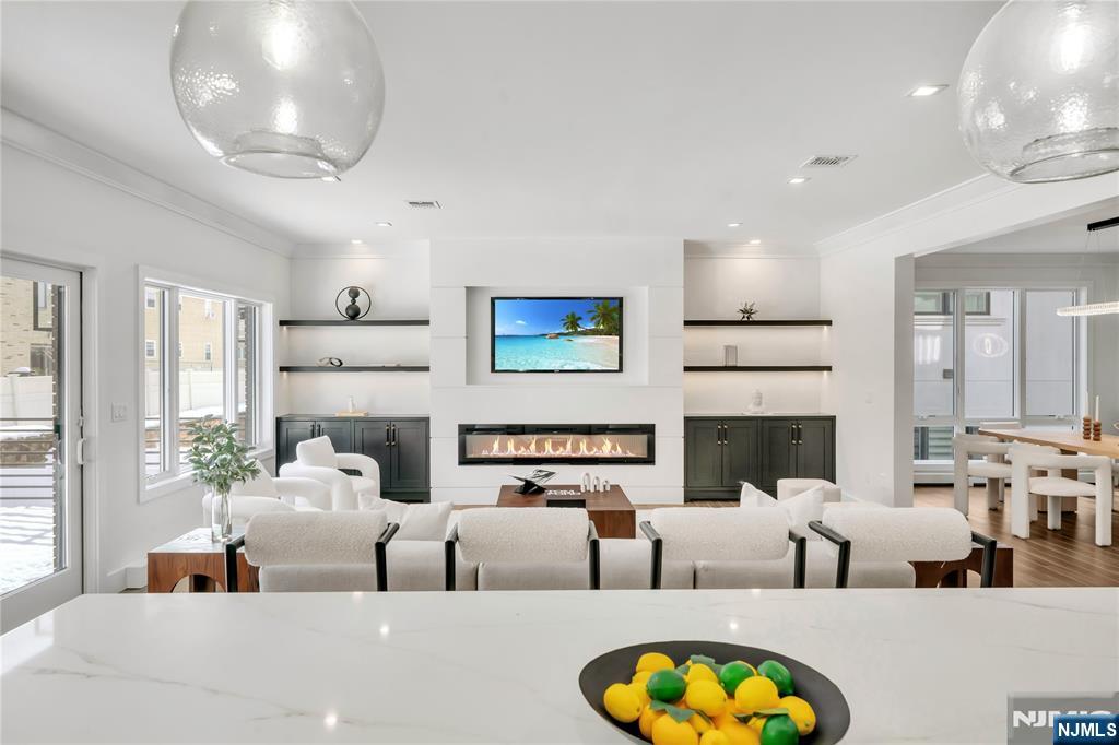 428 6th Street 1