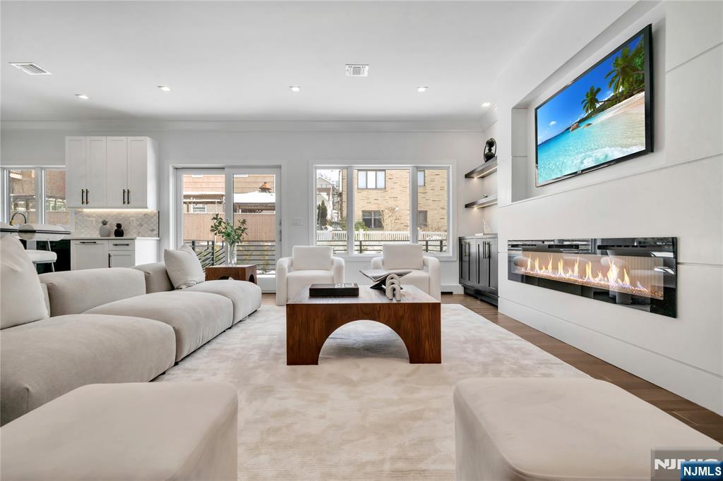 428 6th Street 1