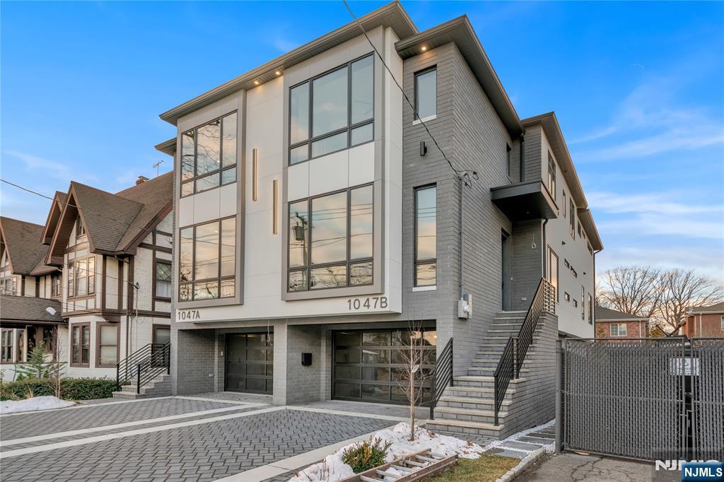 1047 Anderson Avenue A