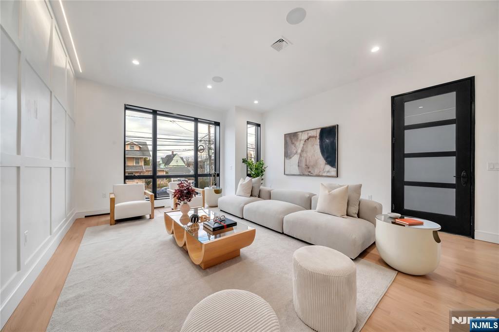 1047 Anderson Avenue A