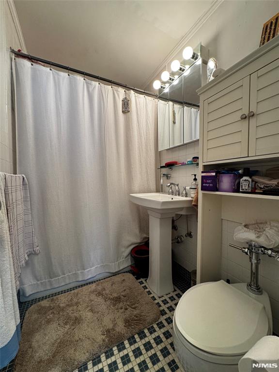 6050 Boulevard East 16J