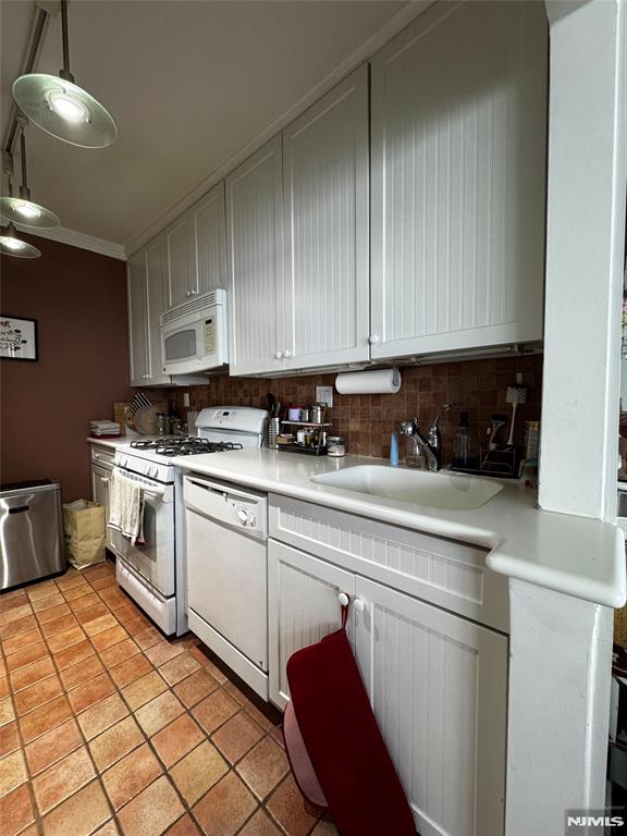 6050 Boulevard East 16J