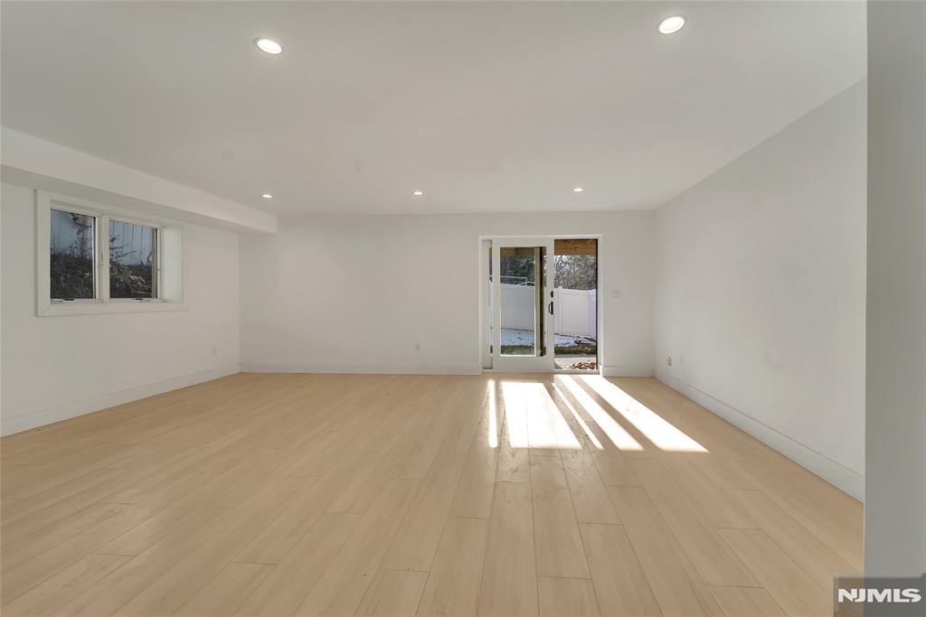 432 Stillwell Avenue B