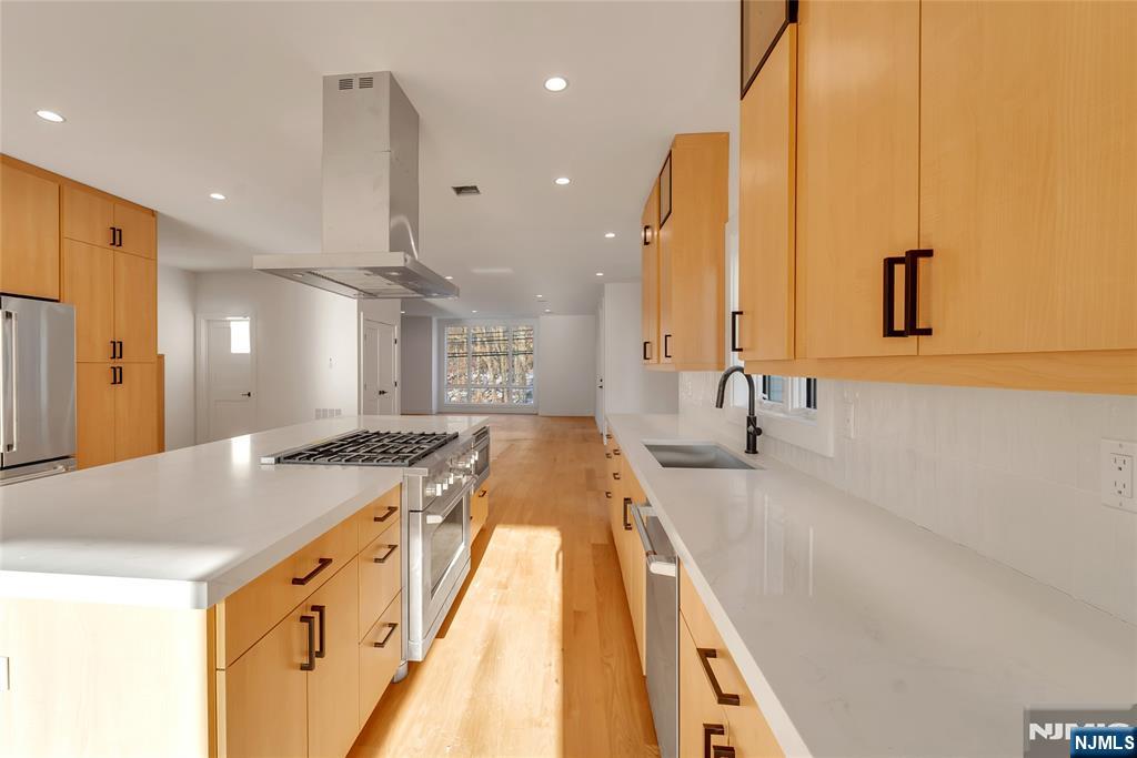 432 Stillwell Avenue B