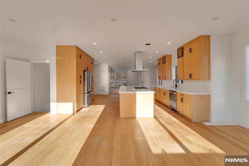 432 Stillwell Avenue B