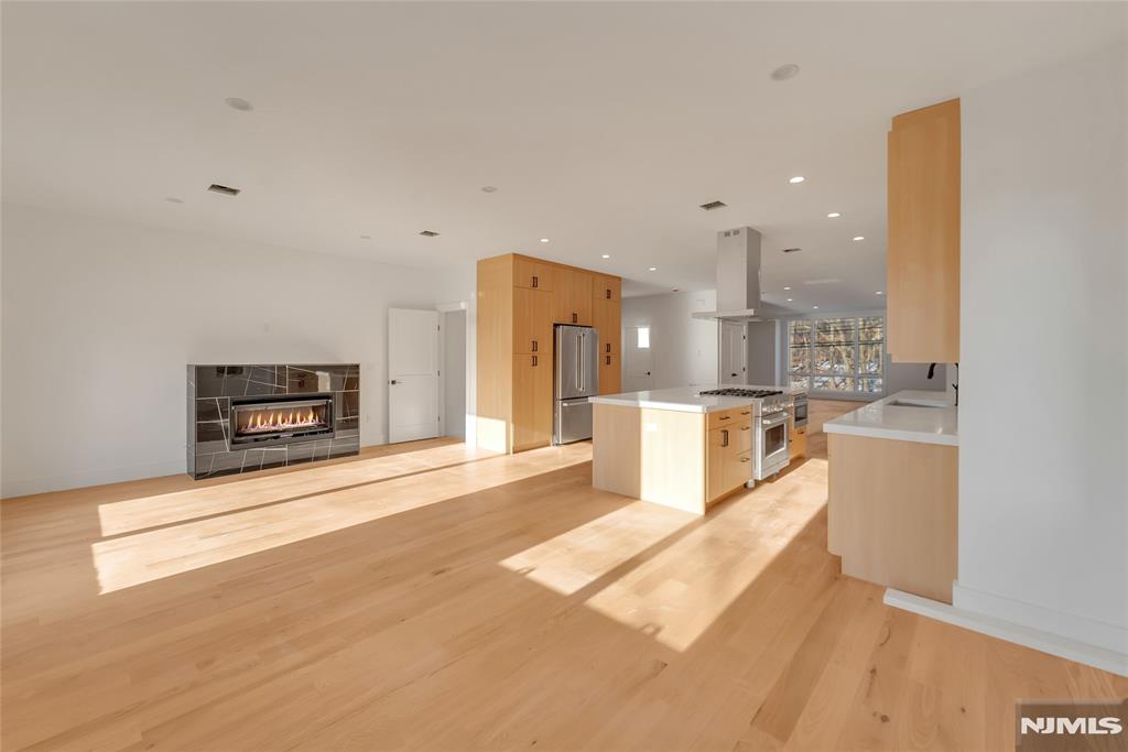 432 Stillwell Avenue B