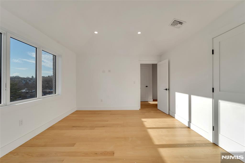 432 Stillwell Avenue B