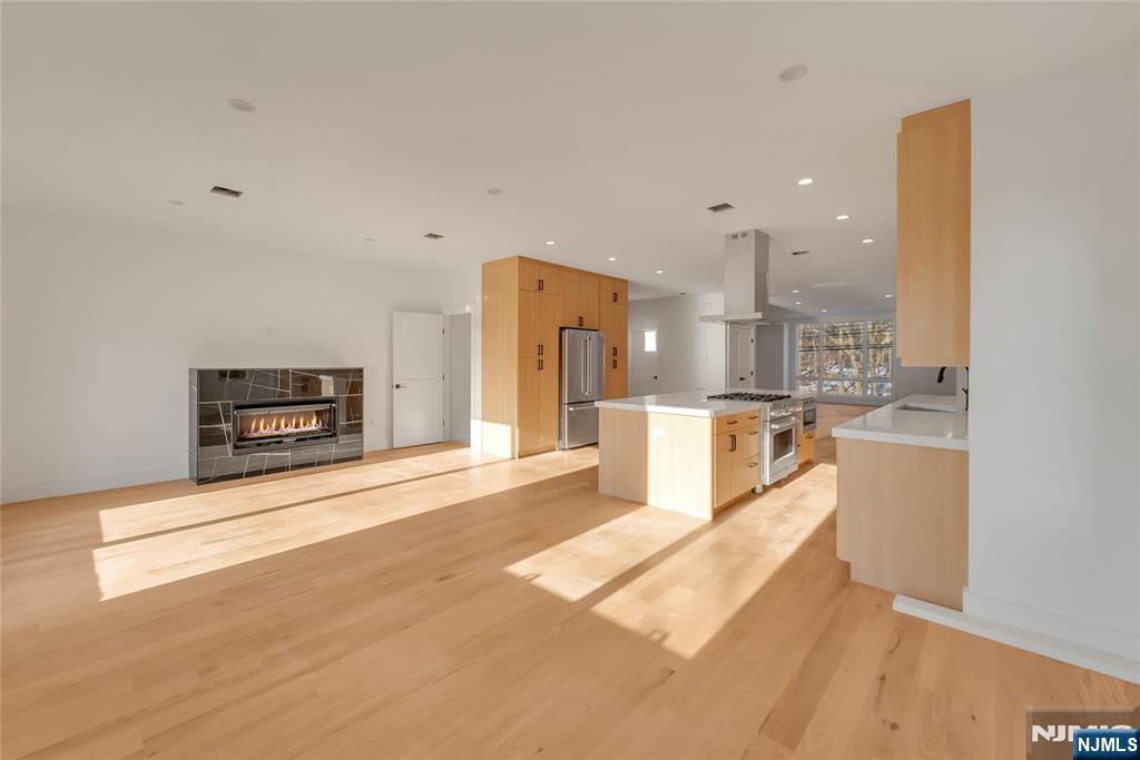 432 Stillwell Avenue B