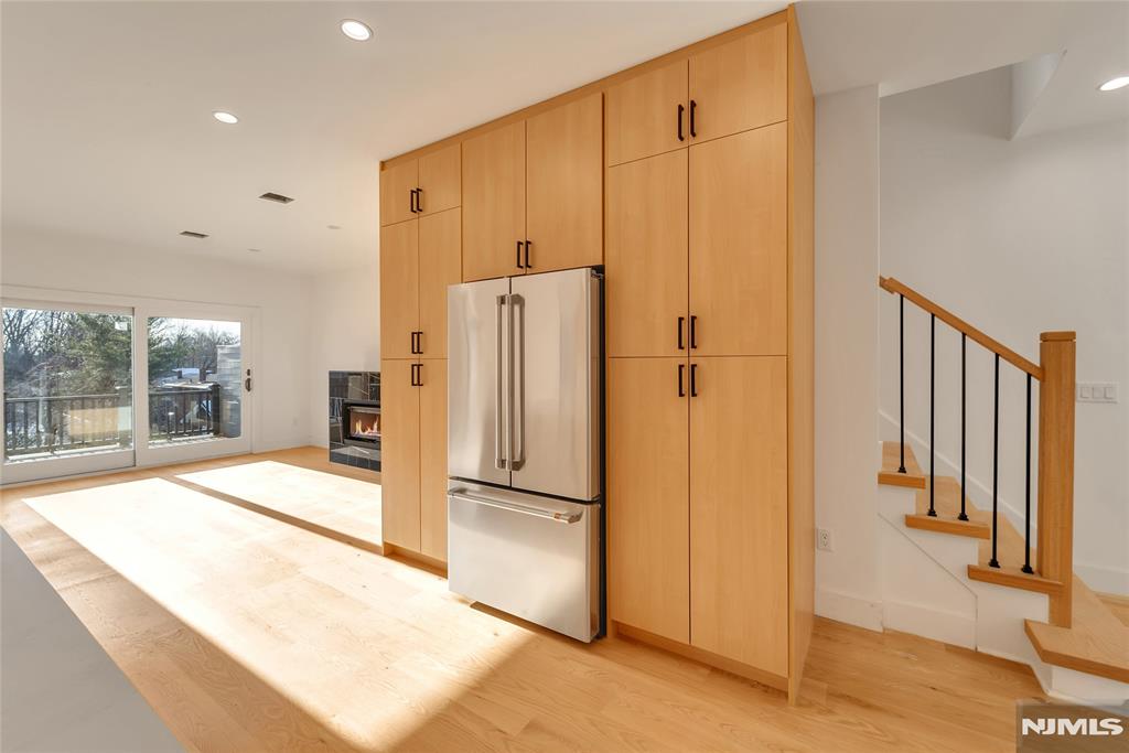 432 Stillwell Avenue B