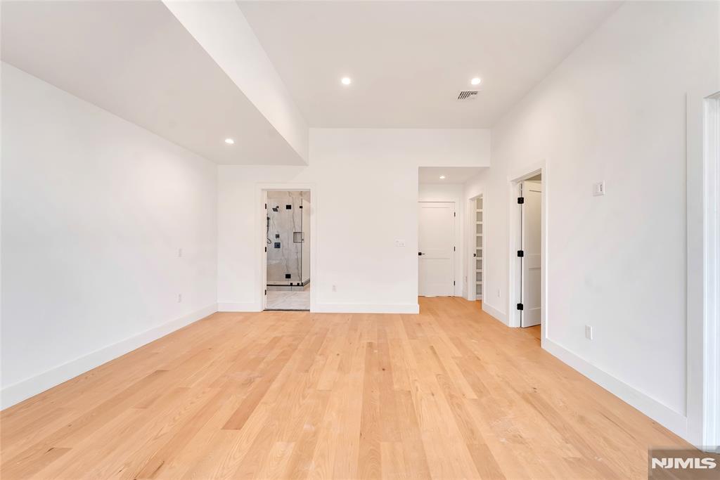 432 Stillwell Avenue B