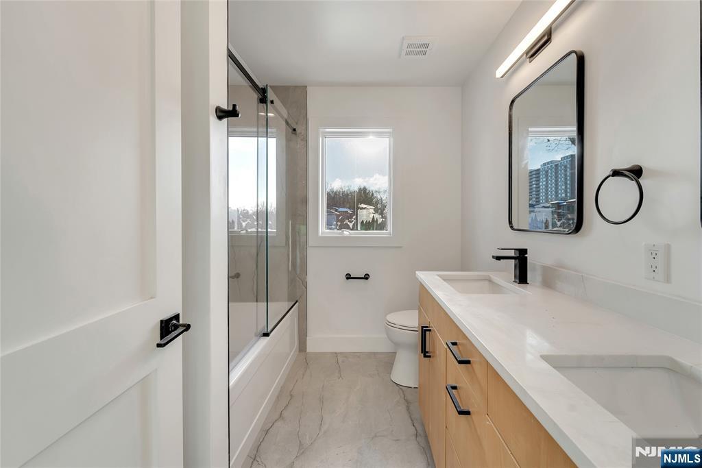 432 Stillwell Avenue B