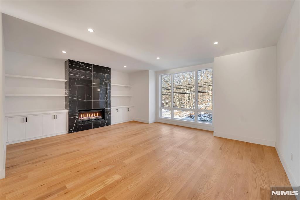 432 Stillwell Avenue B