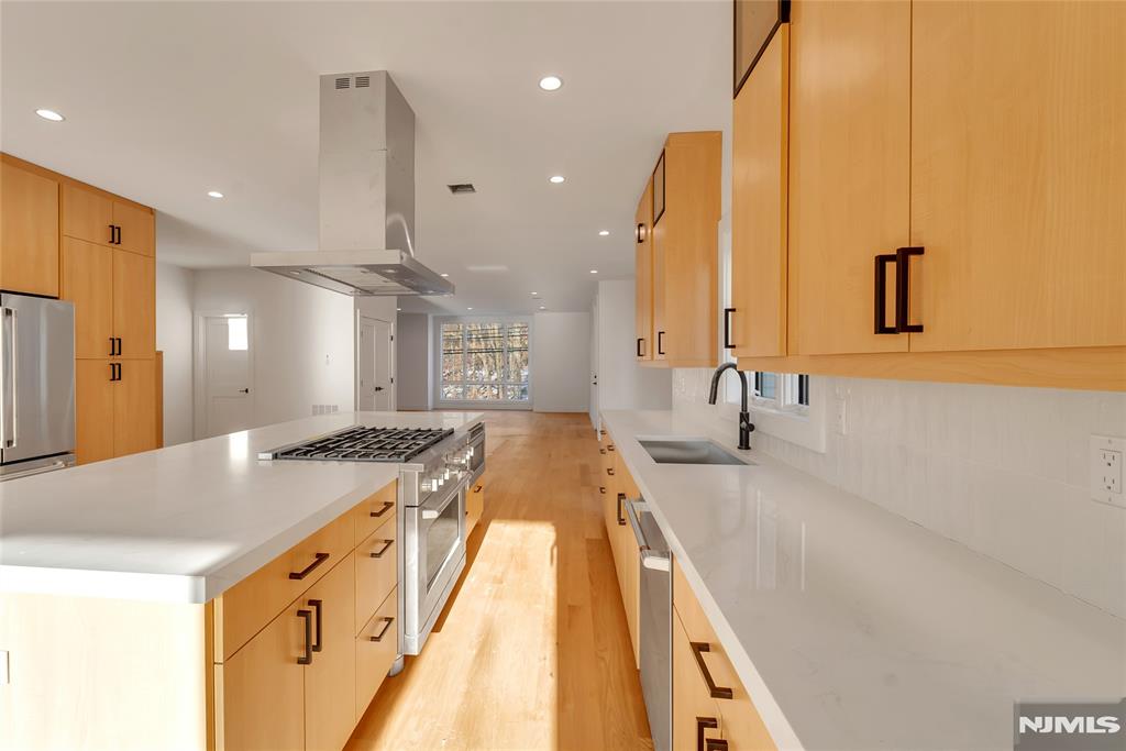 432 Stillwell Avenue B