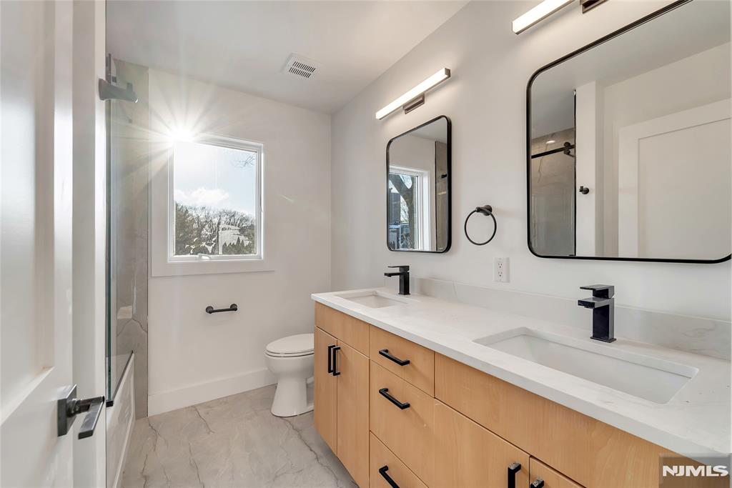 432 Stillwell Avenue B