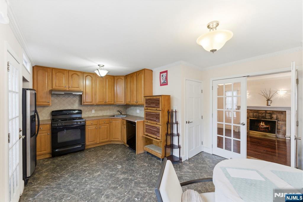 820 Elizabeth Street