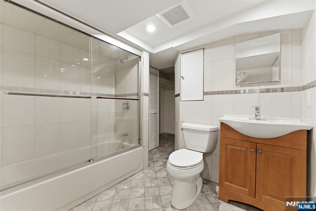 820 Elizabeth Street