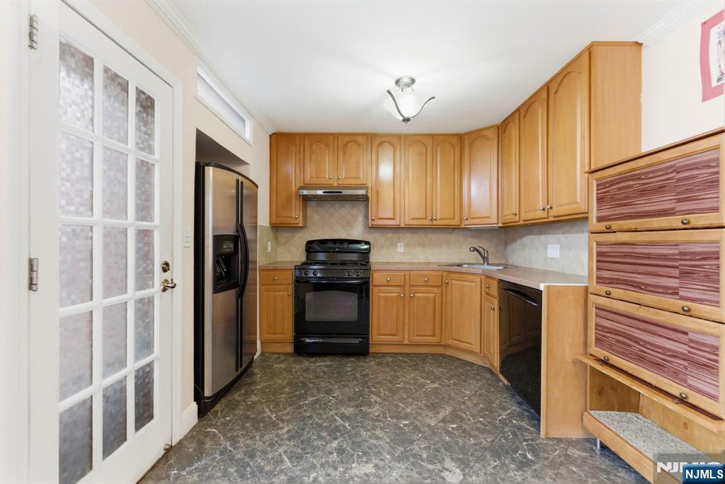 820 Elizabeth Street