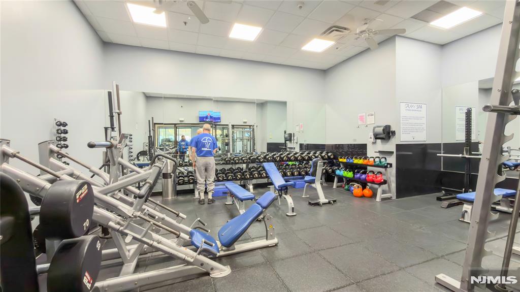 7000 Boulevard East 32C