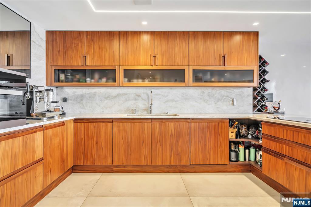 7000 Boulevard East 32C