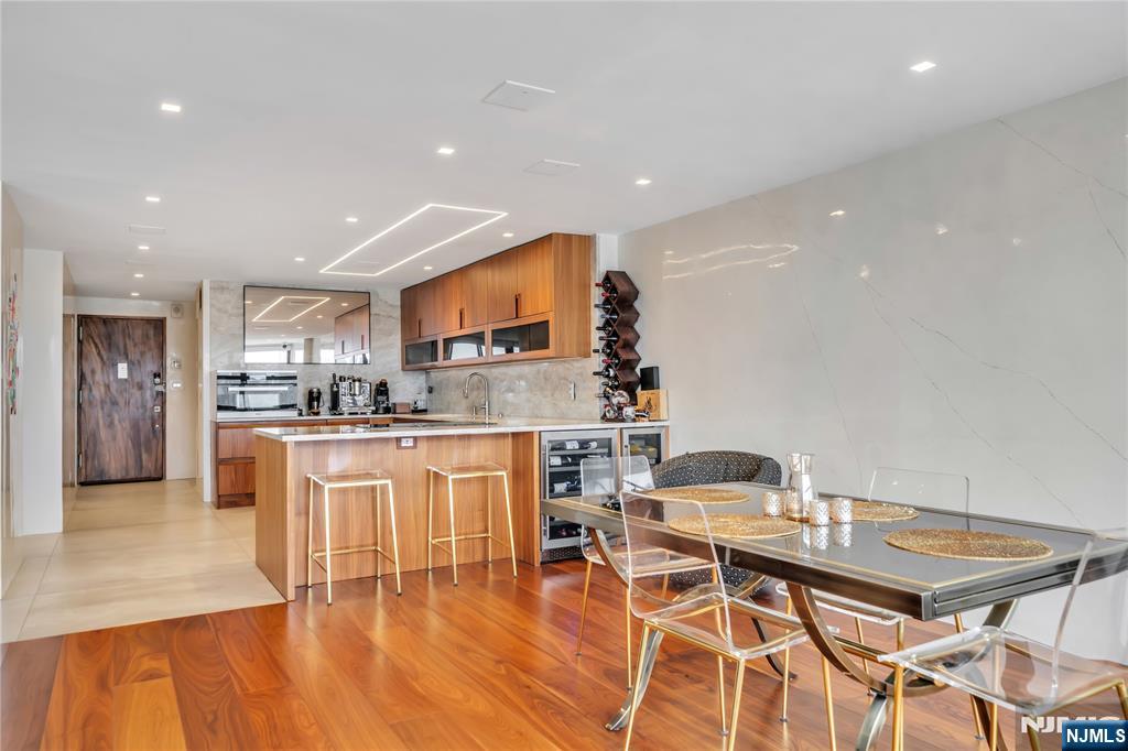 7000 Boulevard East 32C