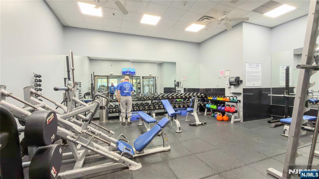 7000 Boulevard East 32C