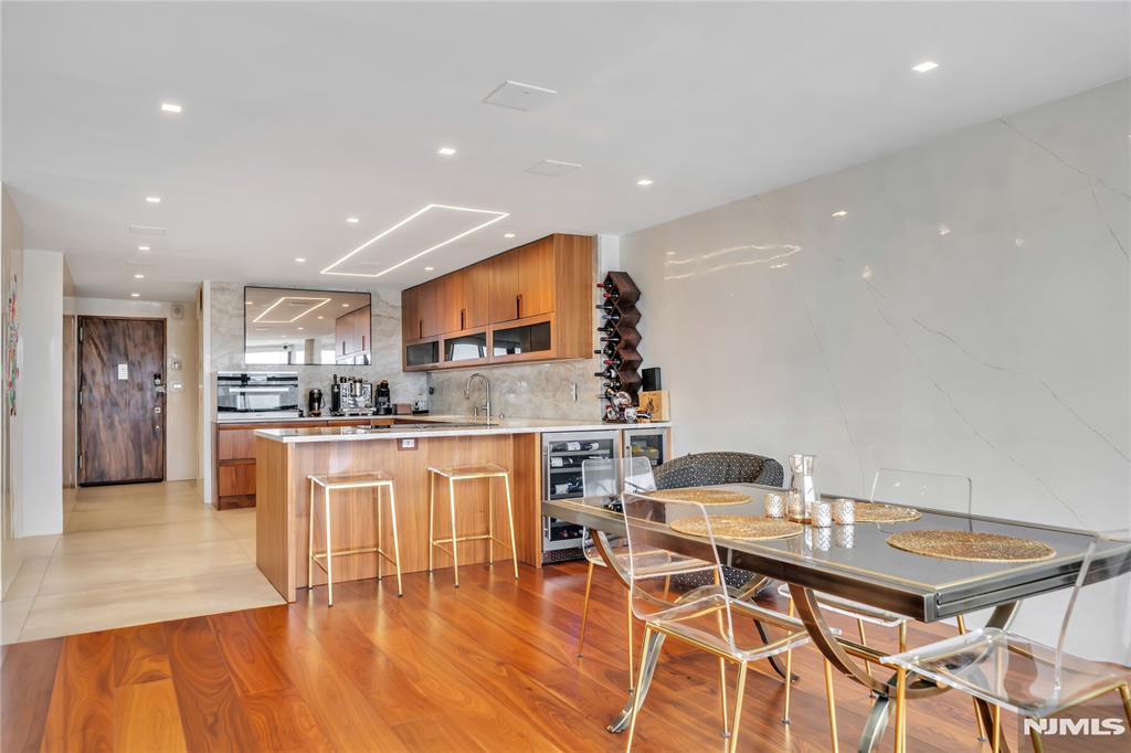 7000 Boulevard East 32C
