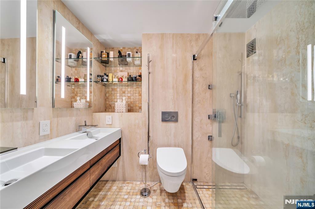 7000 Boulevard East 32C