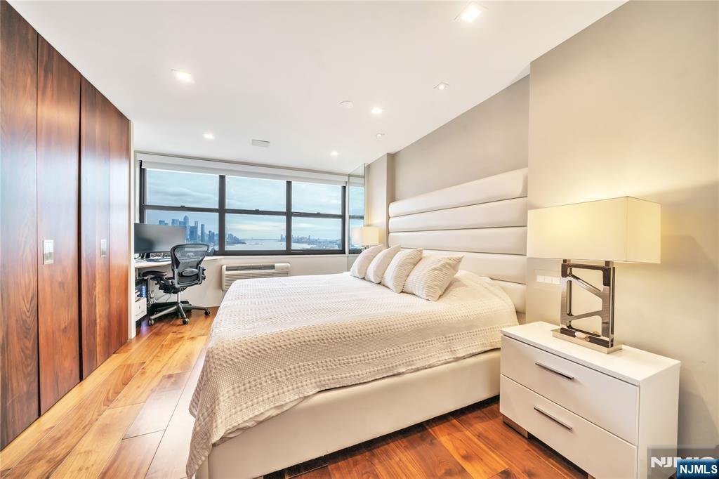 7000 Boulevard East 32C