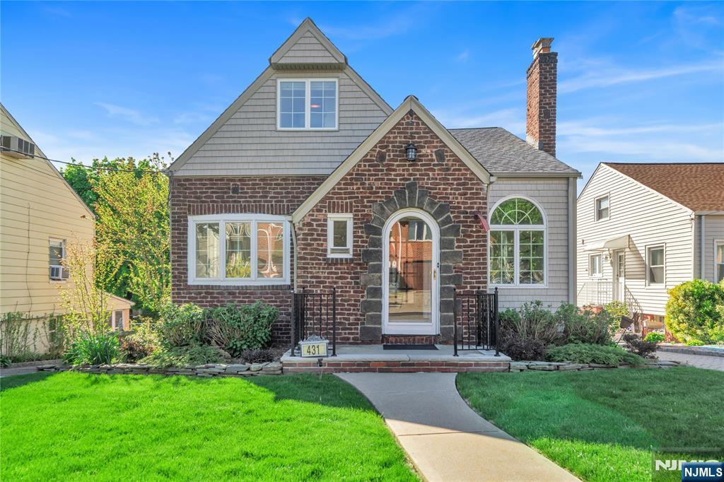 431 Van Renssalaer Court