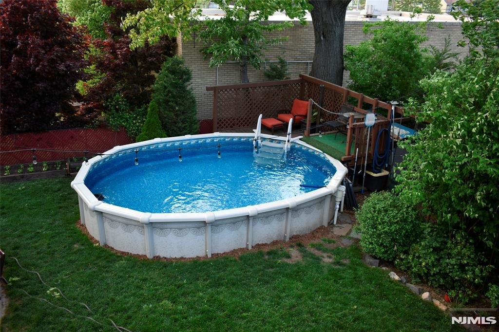 585 Monroe Place