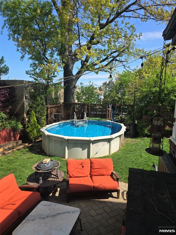 585 Monroe Place