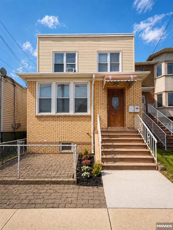 229 5th Street