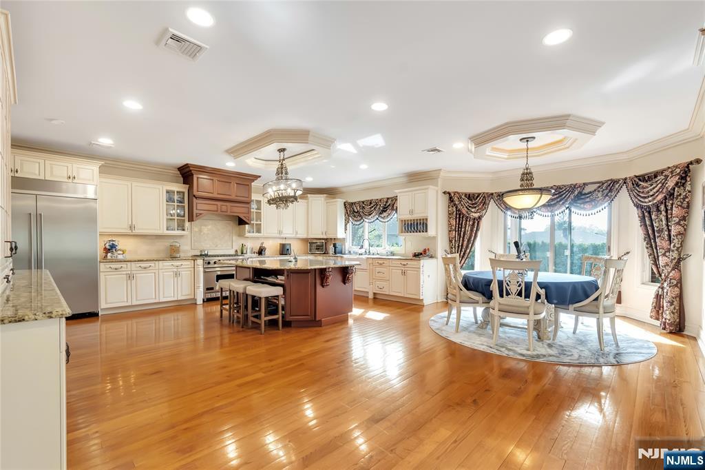 1115 Briar Way
