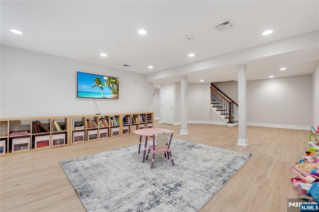 1115 Briar Way