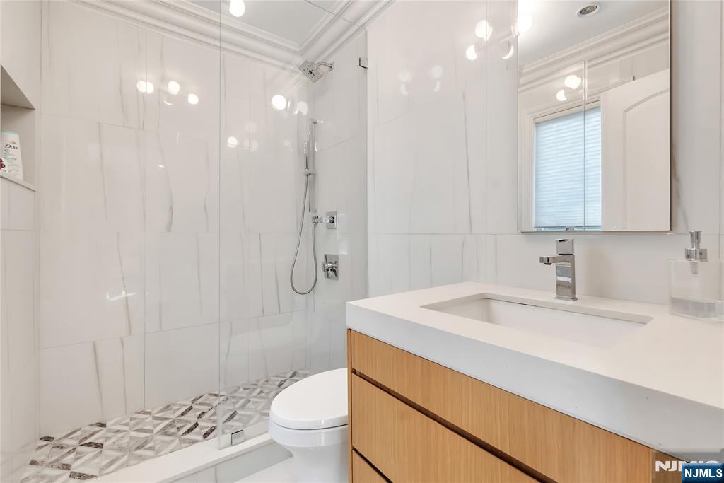 1115 Briar Way