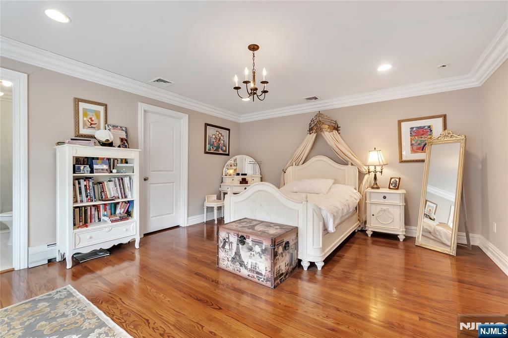 1115 Briar Way