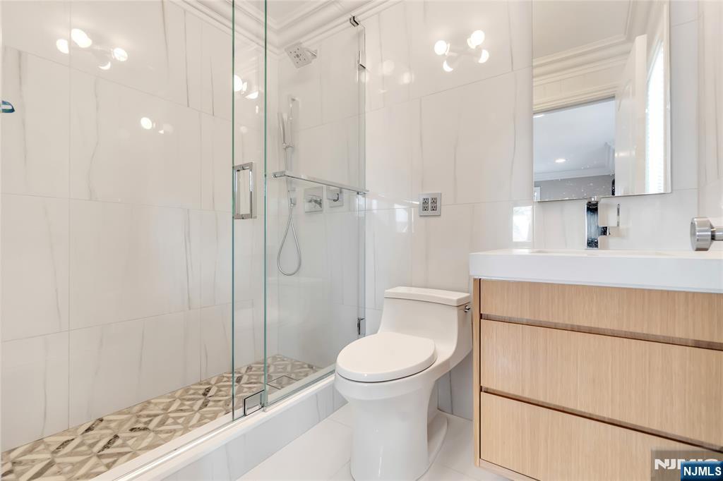 1115 Briar Way